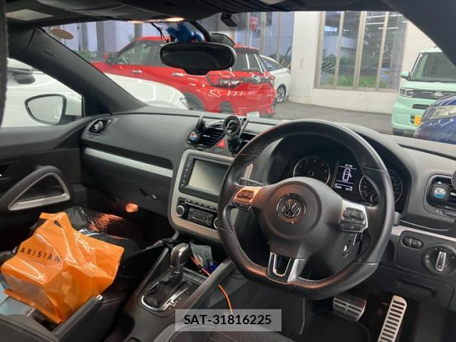 VolksWagen SCIROCCO 2012-01 8876641-6