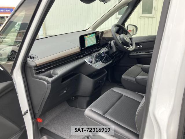 Nissan SERENA 2026-07 8875973-6