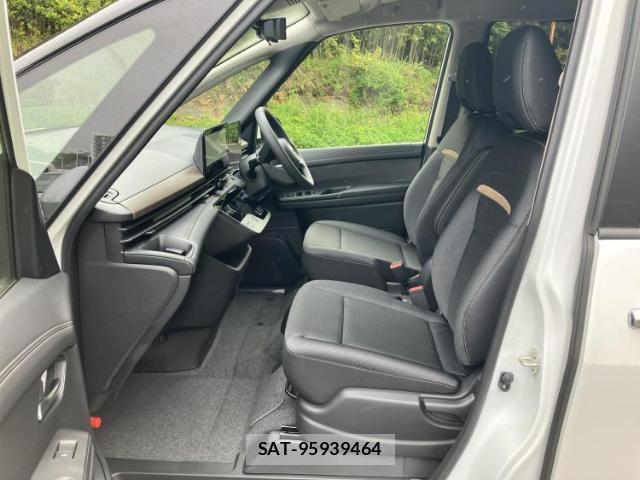 Nissan SERENA 2026-04 8876612-6