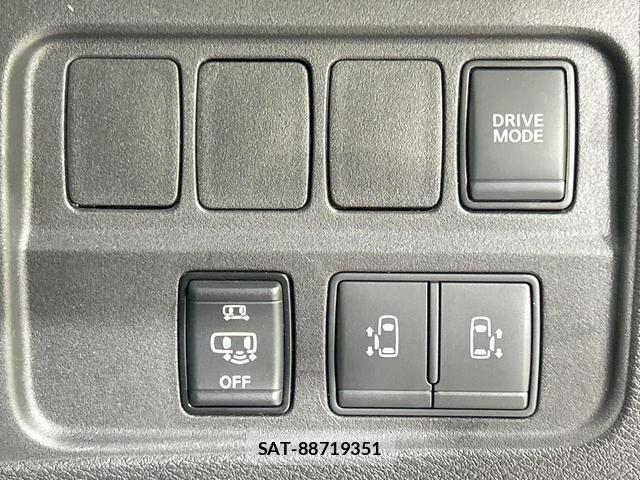 Nissan SERENA 2021-02 8876656-6