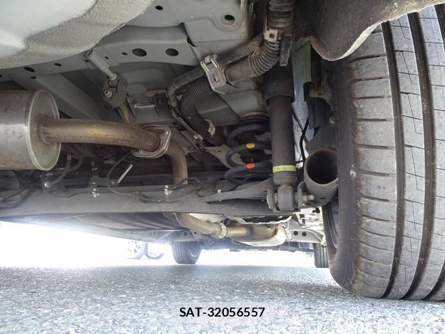 Nissan SERENA 2018-03 8876750-6