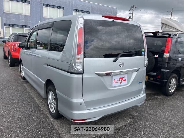 Nissan SERENA 2013-09 8876805-1