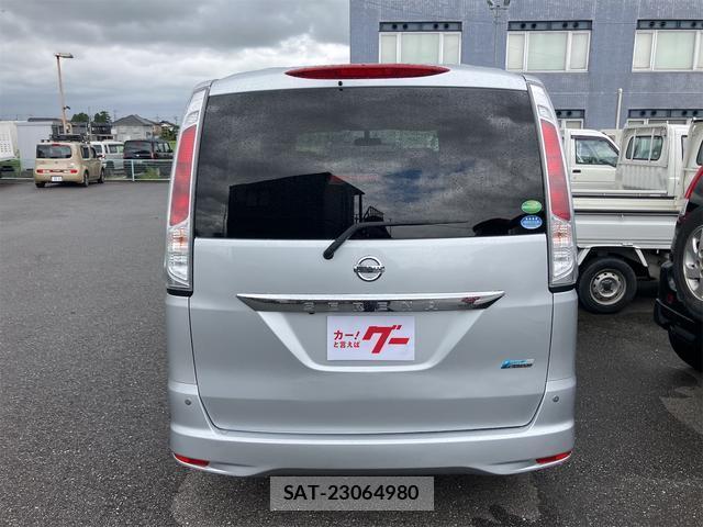 Nissan SERENA 2013-09 8876805-11