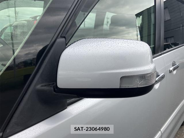 Nissan SERENA 2013-09 8876805-14
