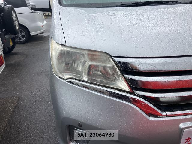 Nissan SERENA 2013-09 8876805-19