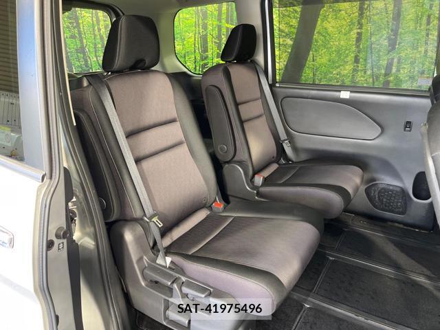 Nissan SERENA 2018-02 8876993-8