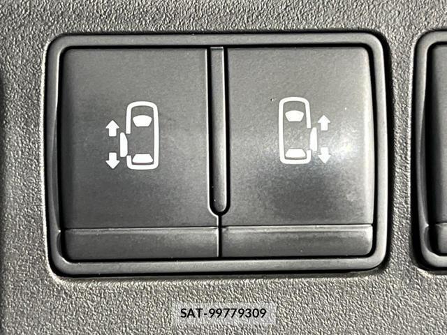 Nissan SERENA 2014-02 8877001-2
