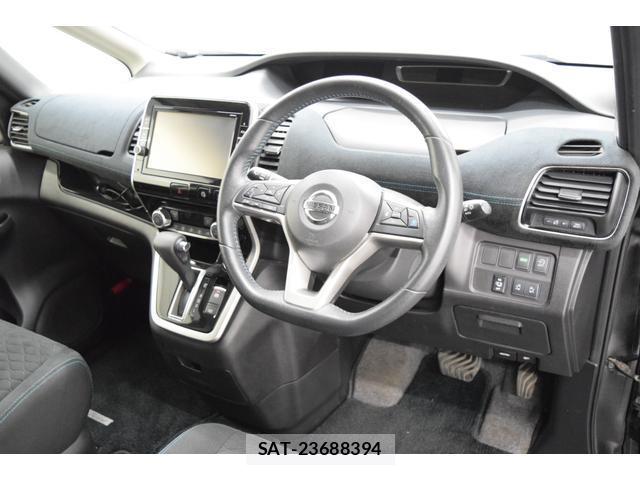 Nissan SERENA 2016-10 8877567-16