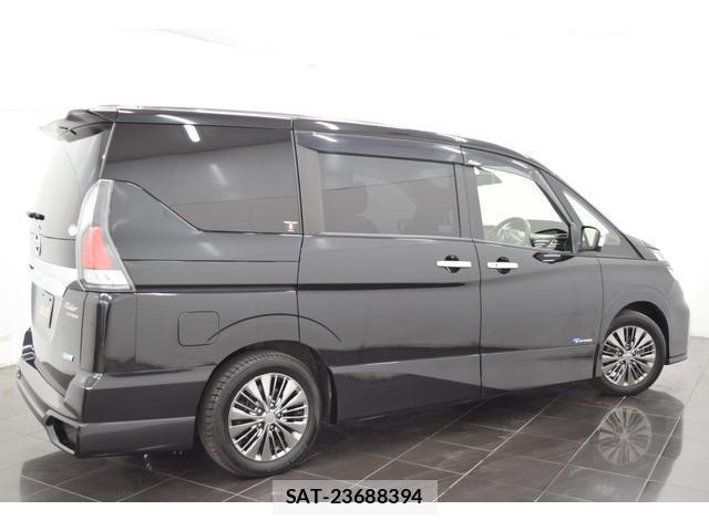 Nissan SERENA 2016-10 8877567-8
