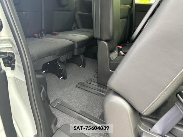 Nissan SERENA 2026-07 8878056-5
