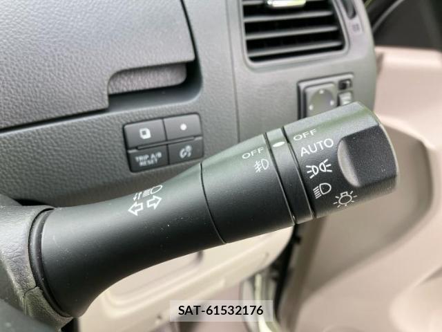 Nissan SERENA 2015-09 8878084-15