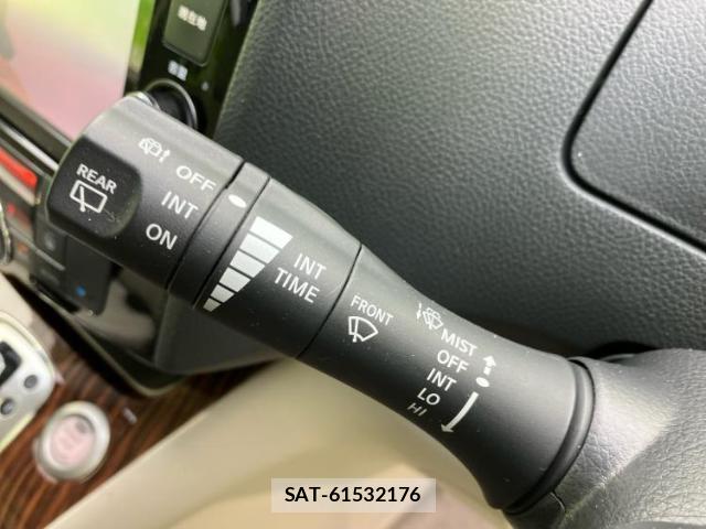 Nissan SERENA 2015-09 8878084-16