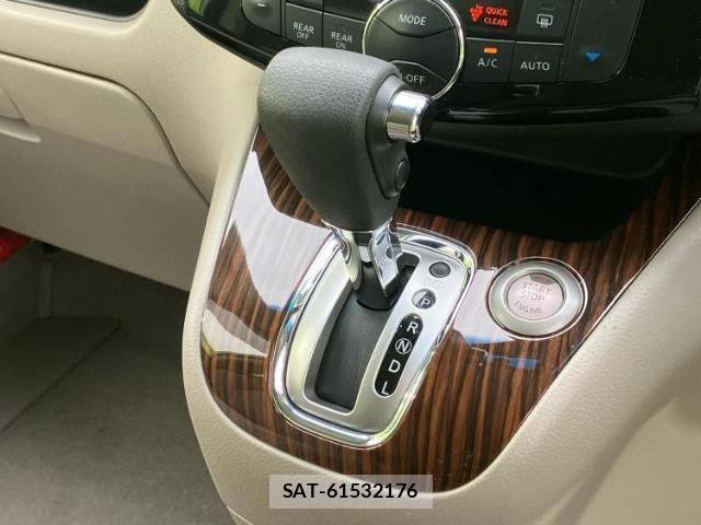 Nissan SERENA 2015-09 8878084-17
