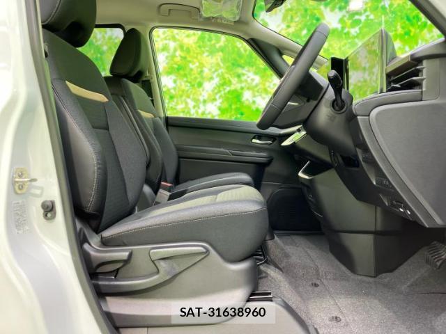 Nissan SERENA 2026-07 8878211-3