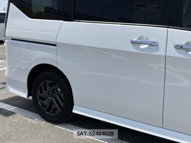Nissan SERENA 2026-07 8878407-4