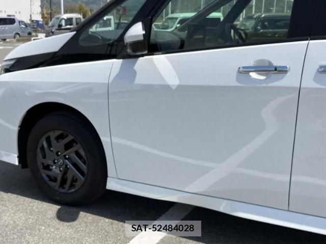 Nissan SERENA 2026-07 8878407-5