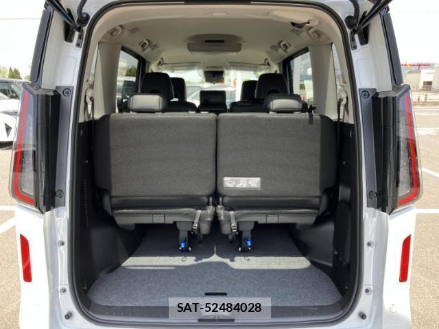 Nissan SERENA 2026-07 8878407-7