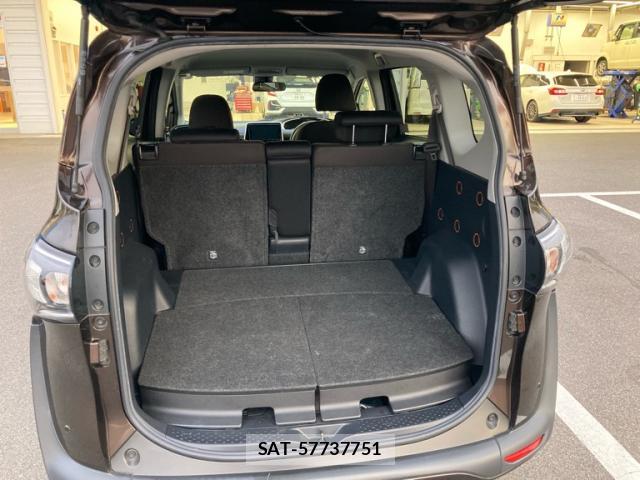 Toyota SIENTA 2019-10 8876303-11