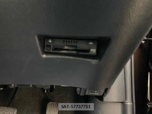 Toyota SIENTA 2019-10 8876303-17