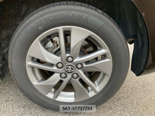 Toyota SIENTA 2019-10 8876303-4