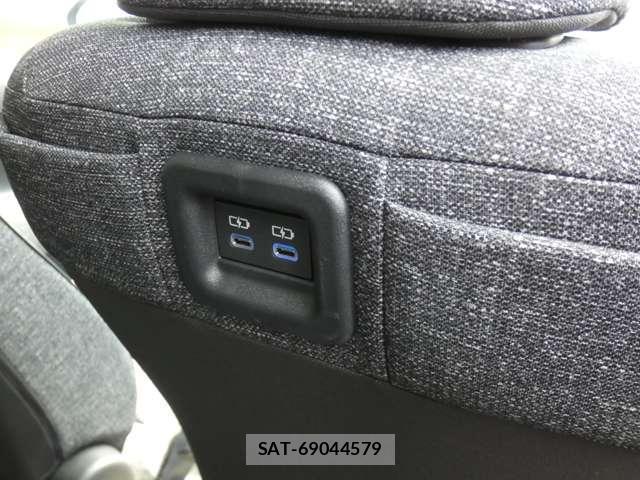 Toyota SIENTA 2024-01 8876475-4