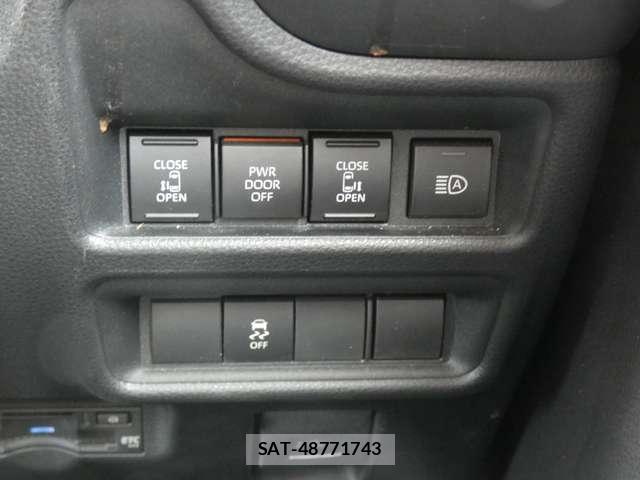 Toyota SIENTA 2023-06 8876488-6
