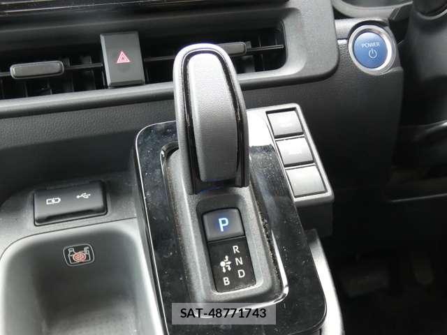 Toyota SIENTA 2023-06 8876488-8