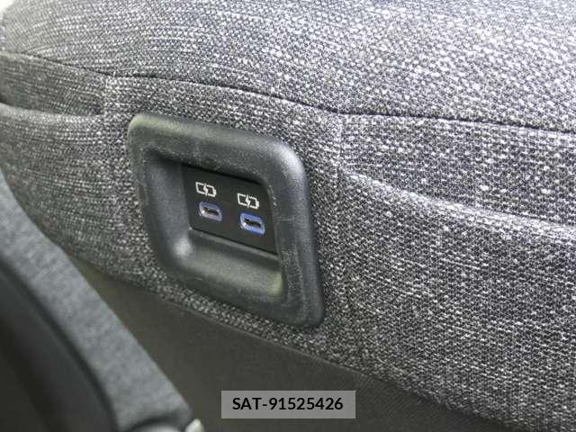 Toyota SIENTA 2024-02 8876489-9