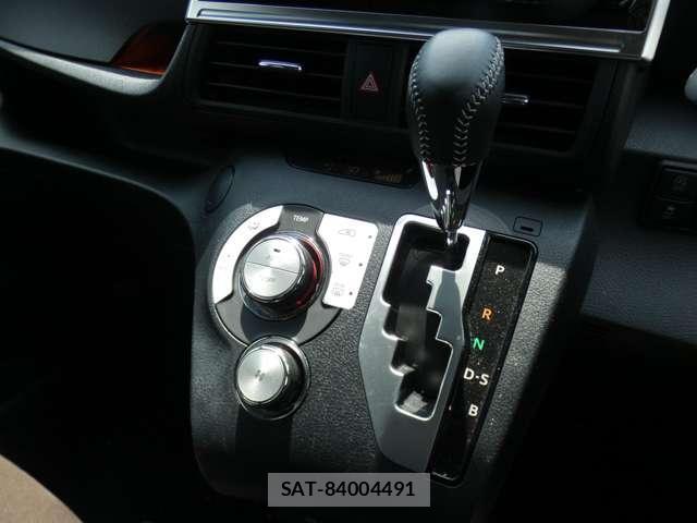 Toyota SIENTA 2020-11 8876491-3