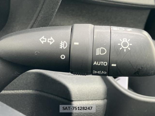 Toyota SIENTA 2023-10 8877069-16