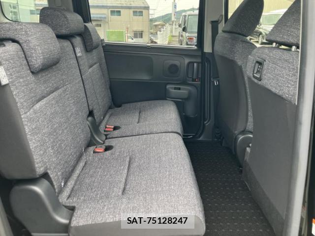 Toyota SIENTA 2023-10 8877069-4