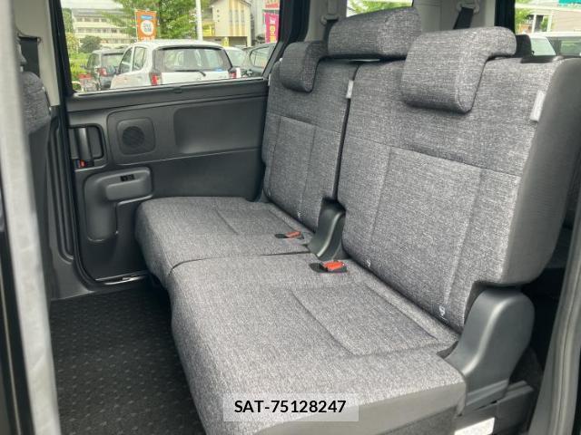 Toyota SIENTA 2023-10 8877069-7