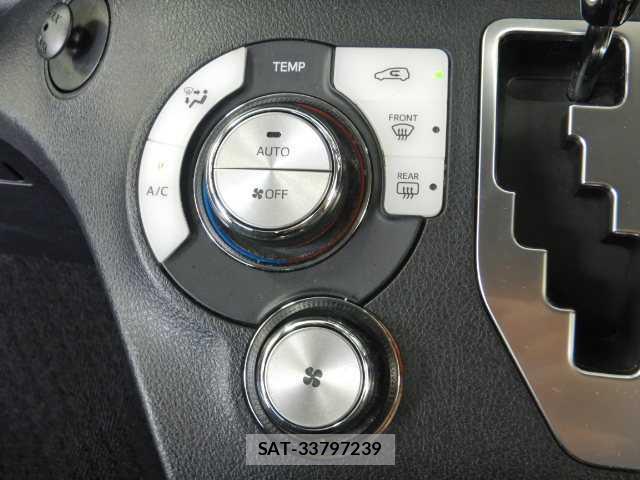 Toyota SIENTA 2021-11 8877076-11