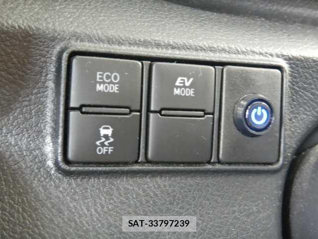 Toyota SIENTA 2021-11 8877076-4