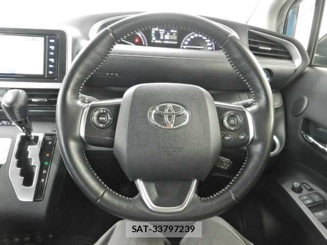 Toyota SIENTA 2021-11 8877076-7