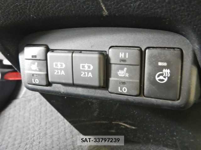 Toyota SIENTA 2021-11 8877076-9