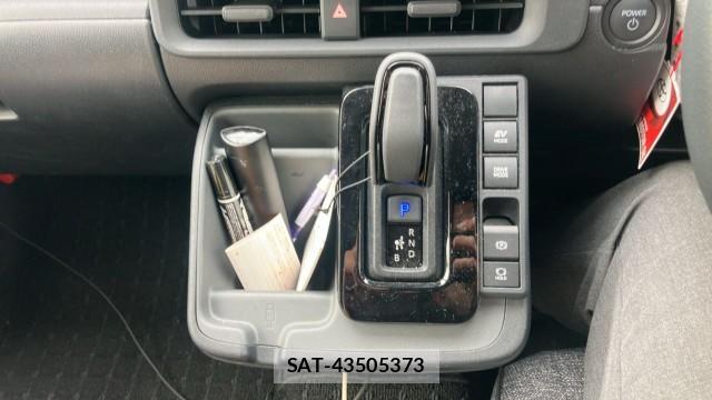 Toyota SIENTA 2026-01 8877106-14
