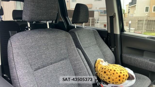 Toyota SIENTA 2026-01 8877106-5