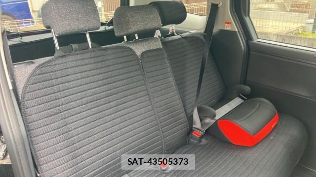Toyota SIENTA 2026-01 8877106-6