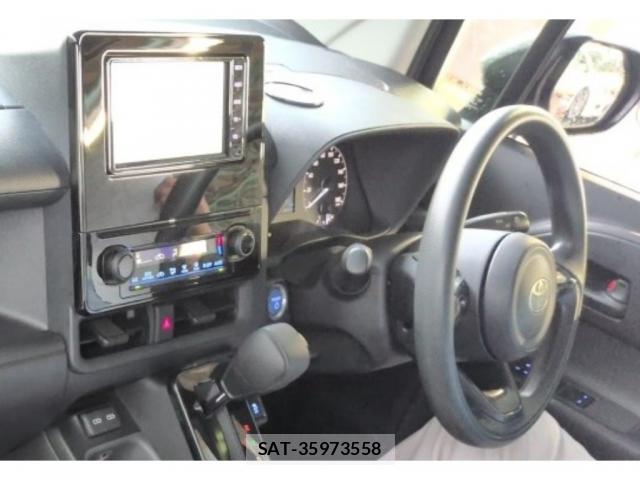 Toyota SIENTA 2023-06 8877695-2