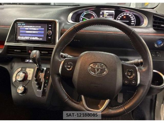 Toyota SIENTA 2017-09 8877711-2
