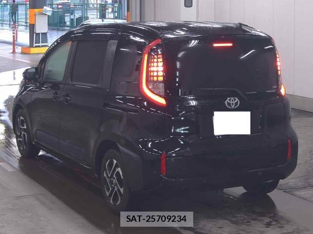 Toyota SIENTA 2022-10 8877773-1