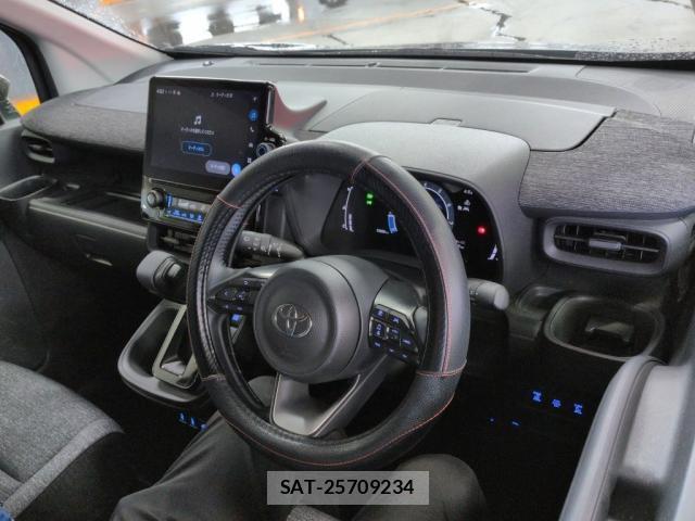 Toyota SIENTA 2022-10 8877773-2