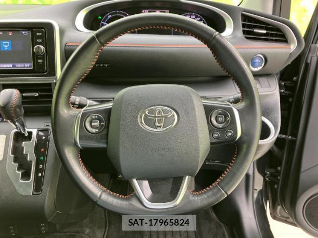 Toyota SIENTA 2017-09 8878052-14