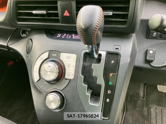 Toyota SIENTA 2017-09 8878052-17