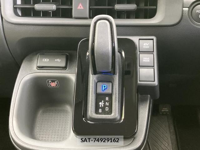 Toyota SIENTA 2025-05 8878108-17