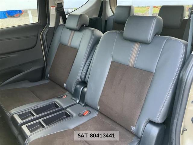 Toyota SIENTA 2021-12 8878315-6
