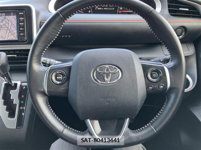 Toyota SIENTA 2021-12 8878315-8