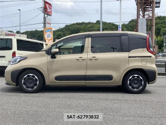 Toyota SIENTA 2023-10 8878321-1