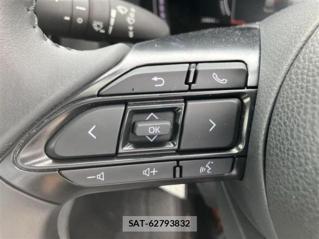 Toyota SIENTA 2023-10 8878321-14